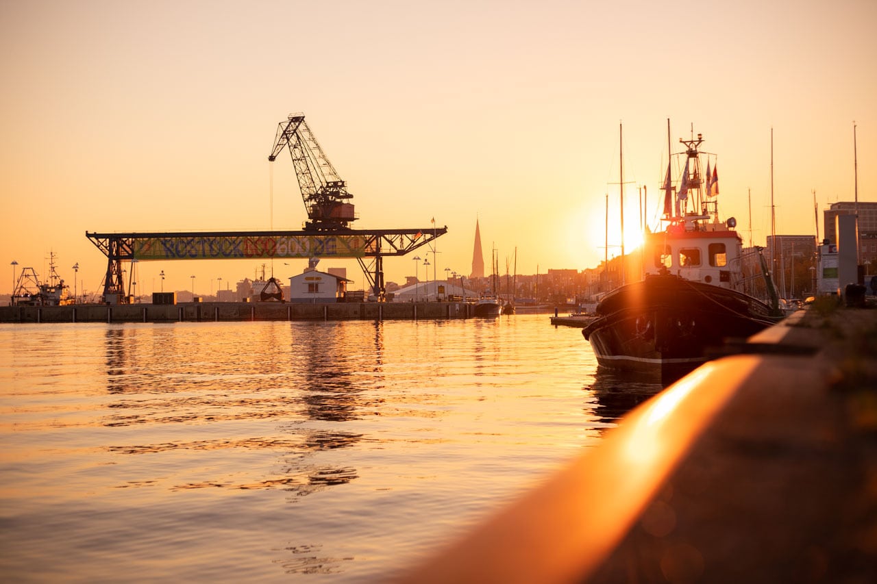 Sehenswürdigkeiten Rostock Stadthafen Sonnenaufgang