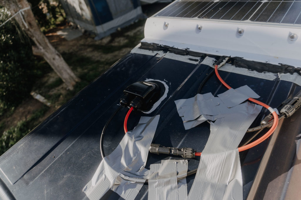 Camper Solaranlage anschließen • Verkabelung & Solarladeregler