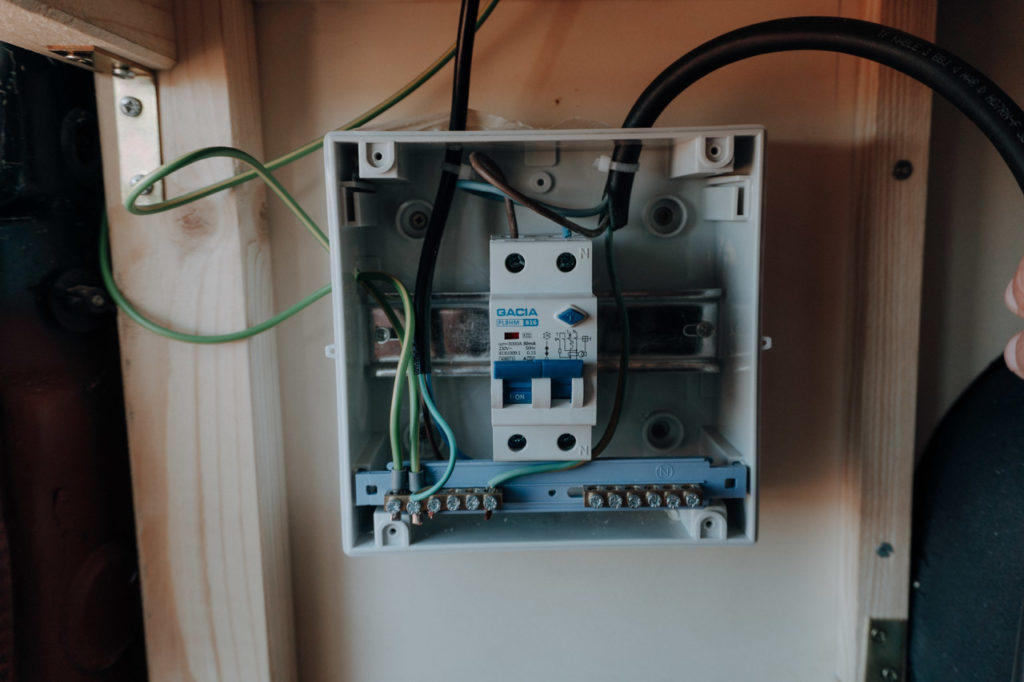 Wechselrichter im Wohnmobil • Strom wie Zuhause