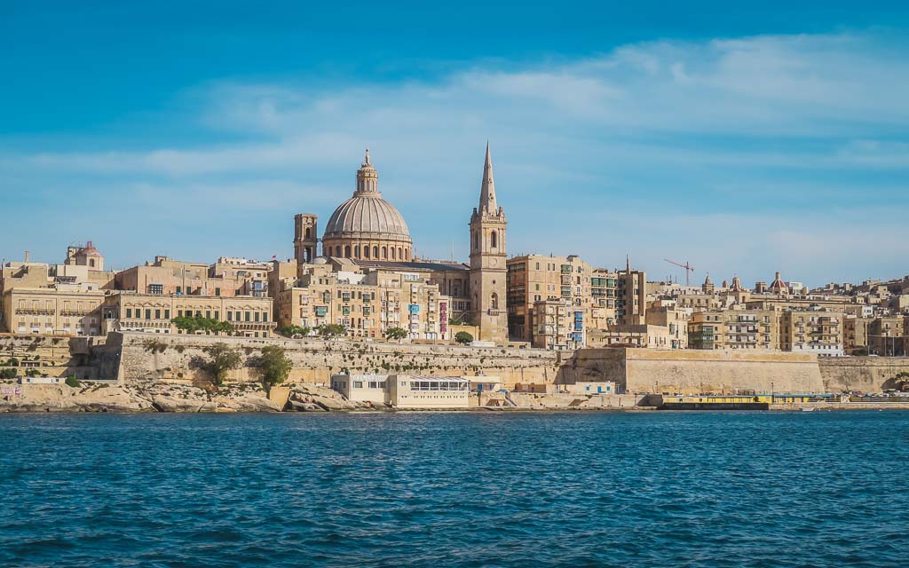 Blick auf Valletta vom Meer