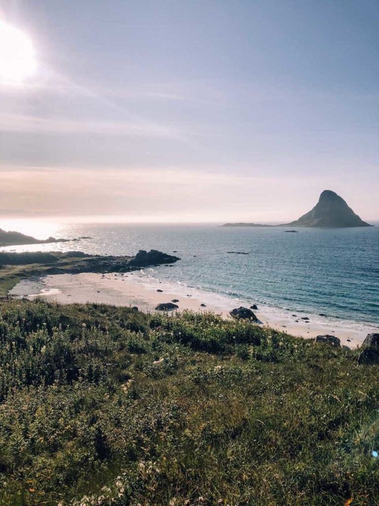 Blick auf die Vogelinsel Bleiksøya