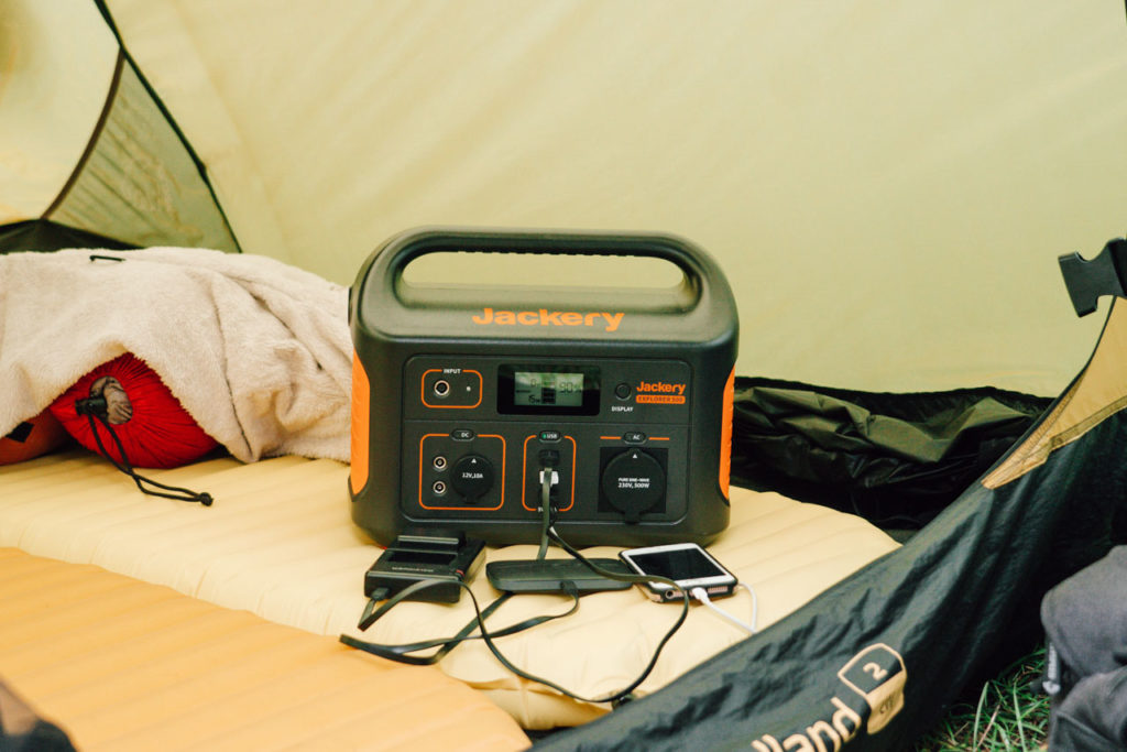 tragbare Powerstation für Camper mit verschiedenen Outputs