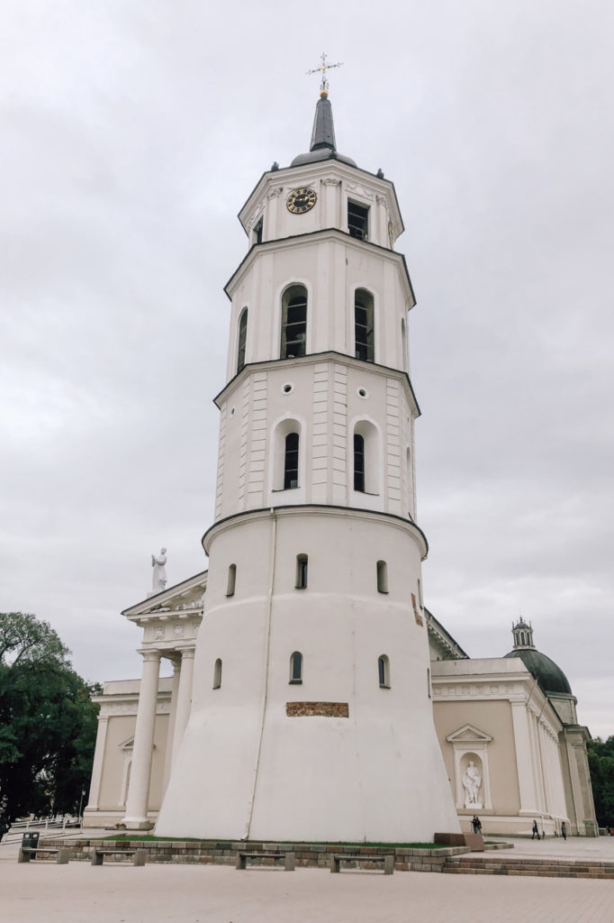 Glockenturm am Kathedralenplatz von Vilnius