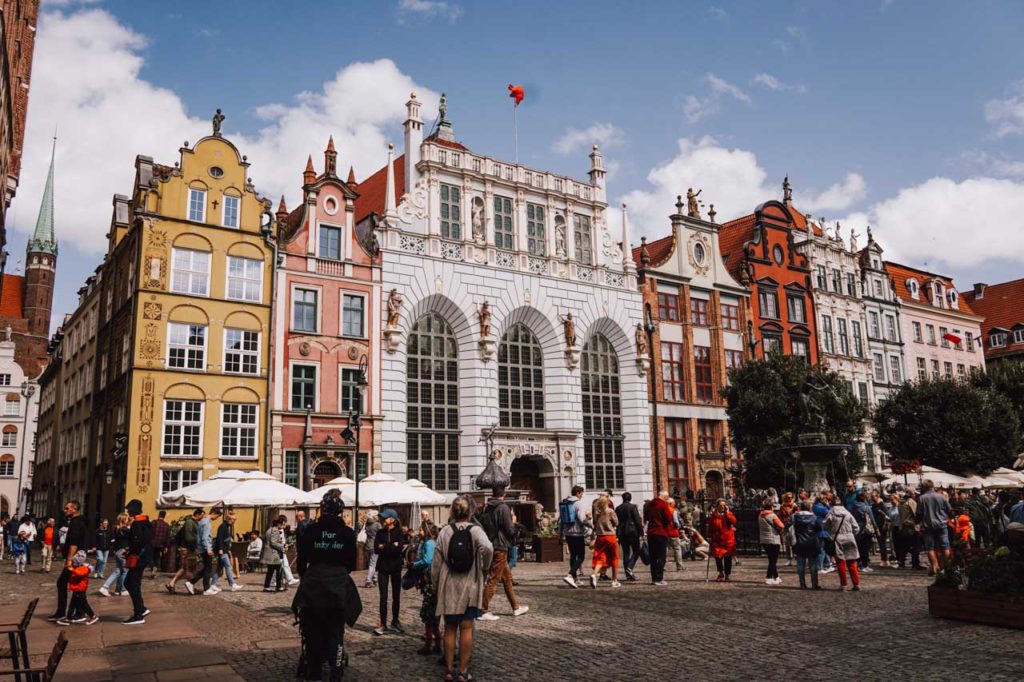 Marktplatz mit bunten Fassaden in Danzig in Polen