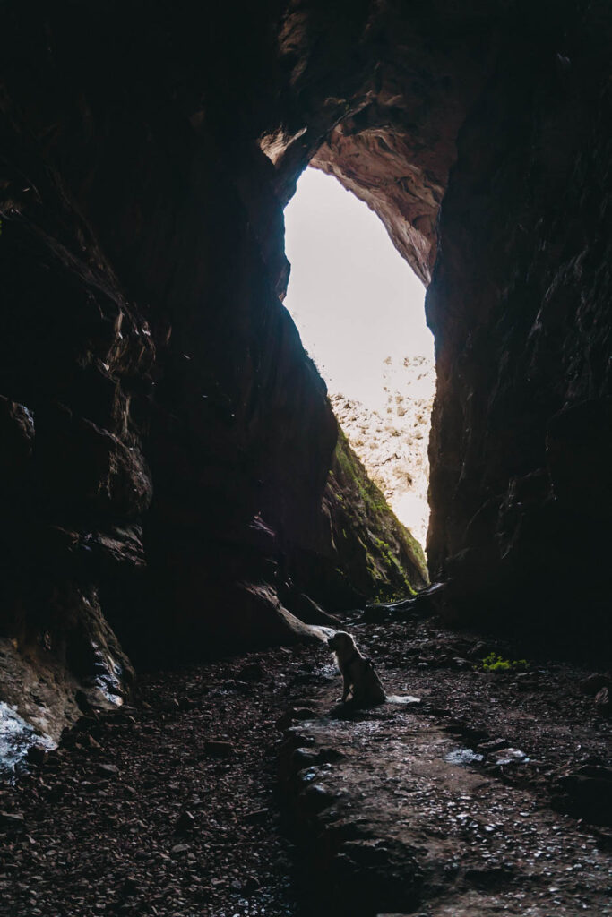 Höhle Cueva del Hundidero in Andalusien