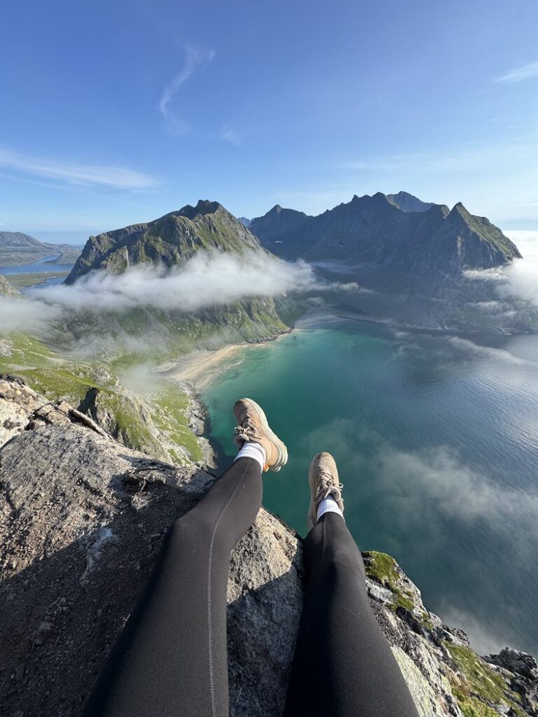 Aussicht auf den Kvalvika Beach und Ryten