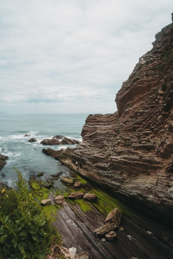 Flysch-Gestein in Zumaia, Baskenland.